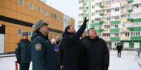 Временно исполняющий обязанности Губернатора Виталий Королев: жильцы дома, чьи квартиры пострадали в результате атаки БПЛА, должны вернуться в отремонтированное жилье максимально быстро - Газета Мой Край